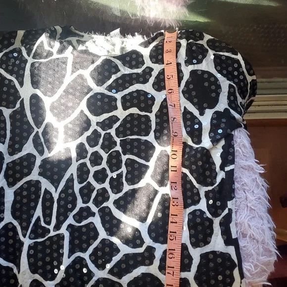 Chic Black and White Animal Print Top - Picture 6 of 7